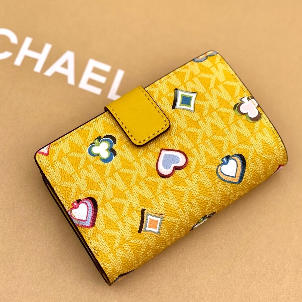 Michael Kors Jet Set Medium Printed Signature
Logo Wallet - Picture 9 of 15